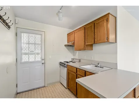 3020 SW 12th Avenue Portland OR 97239