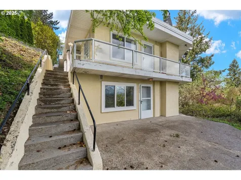 3020 SW 12th Avenue Portland OR 97239