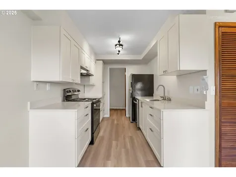 3020 SW 12th Avenue Portland OR 97239