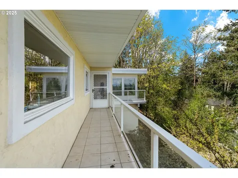 3020 SW 12th Avenue Portland OR 97239