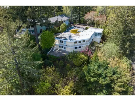 3020 SW 12th Avenue Portland OR 97239
