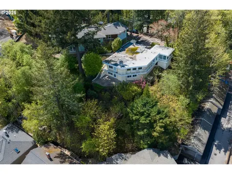 3020 SW 12th Avenue Portland OR 97239