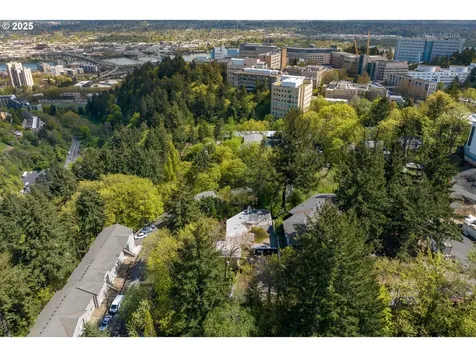 3020 SW 12th Avenue Portland OR 97239