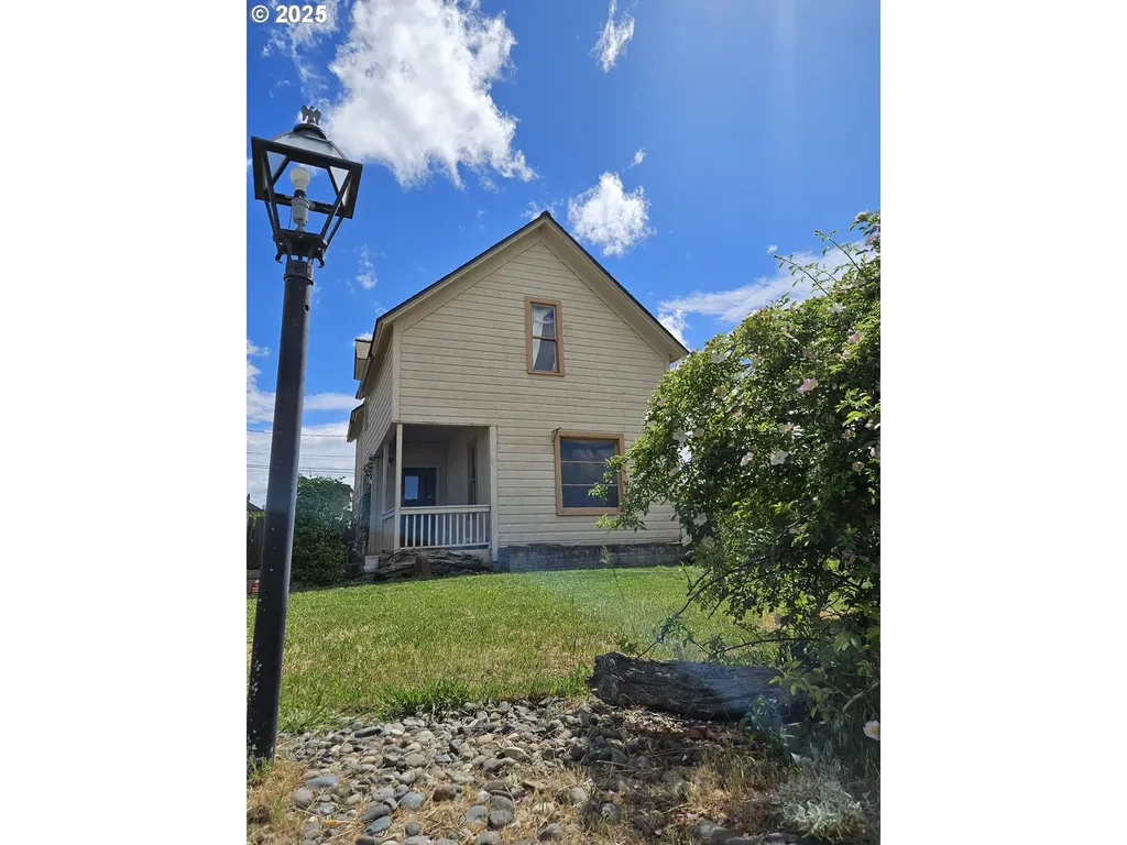 322 NW 2nd Street Goldendale WA 98620