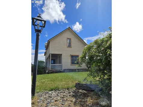 322 NW 2nd Street Goldendale WA 98620