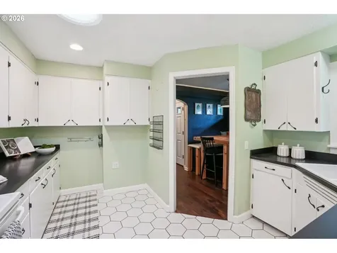 330 NW 14th Street Mcminnville OR 97128