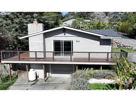 1214 Ransom Avenue Brookings OR 97415