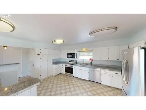 1214 Ransom Avenue Brookings OR 97415