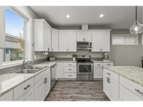 1783 Lewis River Road Woodland WA 98674