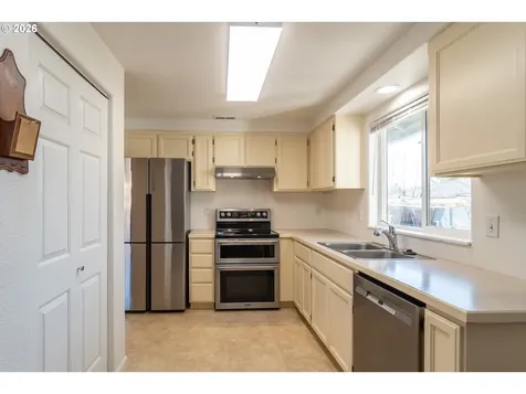 4216 Stella Street Roseburg OR 97471