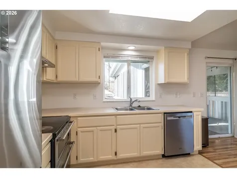 4216 Stella Street Roseburg OR 97471