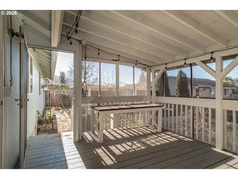 4216 Stella Street Roseburg OR 97471