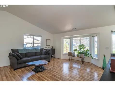 4216 Stella Street Roseburg OR 97471