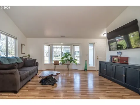 4216 Stella Street Roseburg OR 97471