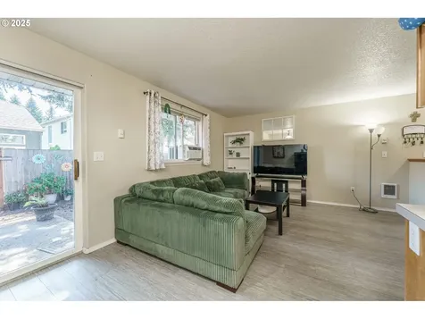 9009 NE Lewis Drive Vancouver WA 98662