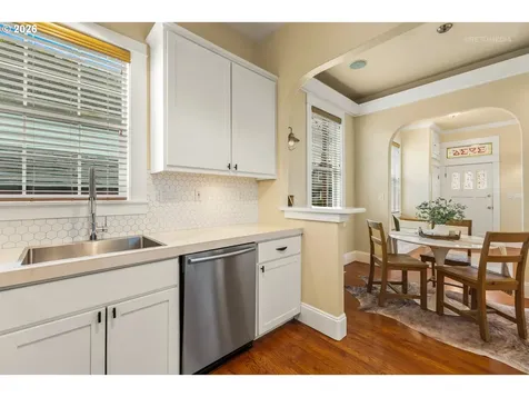 3936 NE Grand Avenue Portland OR 97212