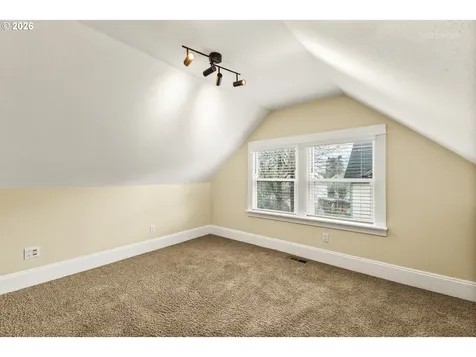 3936 NE Grand Avenue Portland OR 97212