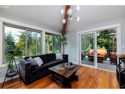 9485 SW Washington Street Portland OR 97225