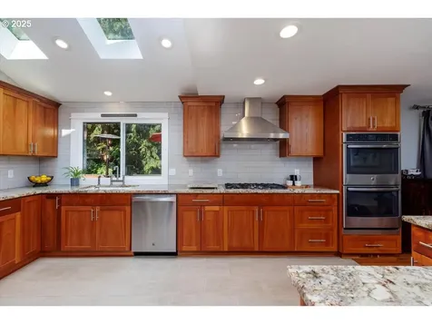 9485 SW Washington Street Portland OR 97225