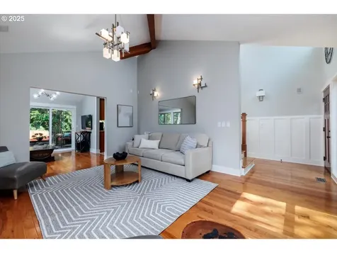 9485 SW Washington Street Portland OR 97225