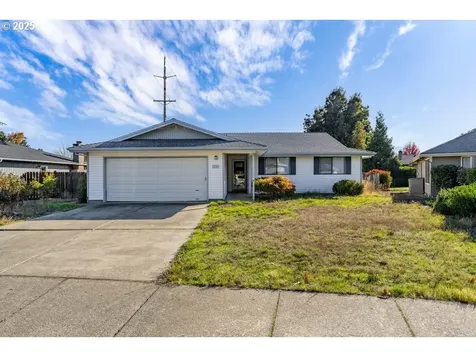 3046 Crystal Mountain Avenue Medford OR 97504