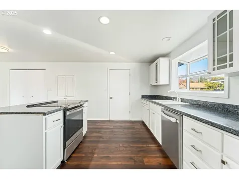 3046 Crystal Mountain Avenue Medford OR 97504