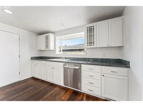 3046 Crystal Mountain Avenue Medford OR 97504