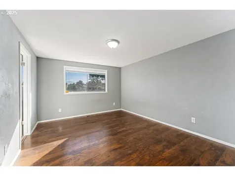 3046 Crystal Mountain Avenue Medford OR 97504