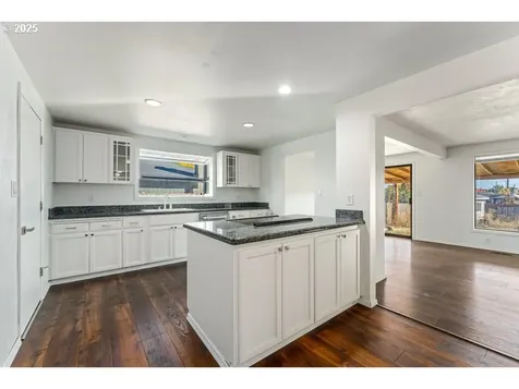 3046 Crystal Mountain Avenue Medford OR 97504