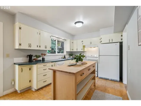 7323 SW Nevada Terrace Portland OR 97219