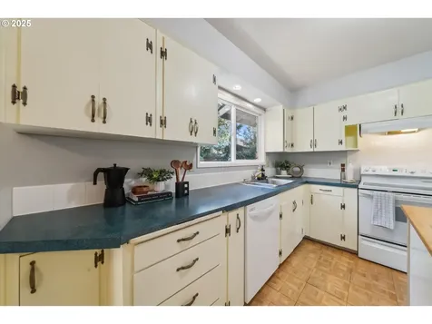 7323 SW Nevada Terrace Portland OR 97219