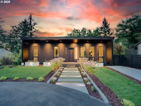 9541 SW 62nd Drive Portland OR 97219