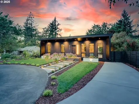 9541 SW 62nd Drive Portland OR 97219