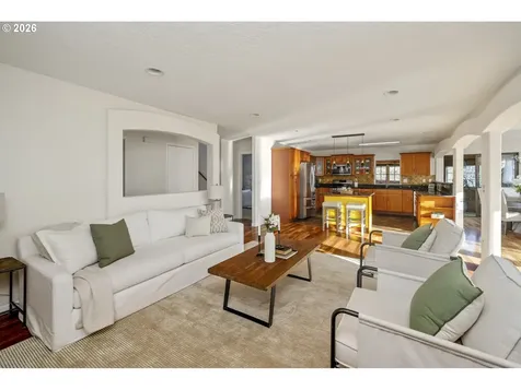 2704 Orchard Hill Lane Lake Oswego OR 97035