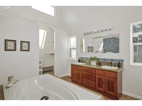 2704 Orchard Hill Lane Lake Oswego OR 97035