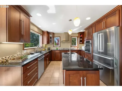 1371 Bayview Street North Bend OR 97459