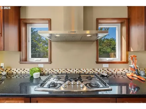 1371 Bayview Street North Bend OR 97459