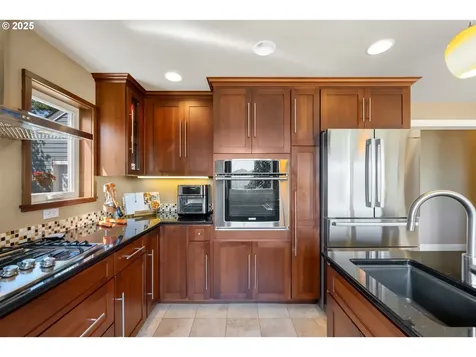 1371 Bayview Street North Bend OR 97459