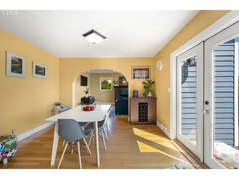 1371 Bayview Street North Bend OR 97459