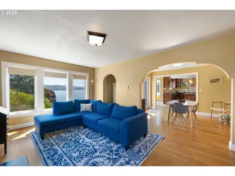 1371 Bayview Street North Bend OR 97459