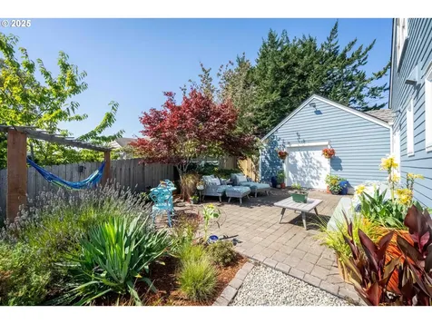 1371 Bayview Street North Bend OR 97459