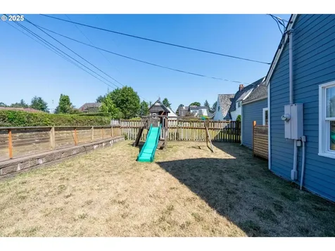 1371 Bayview Street North Bend OR 97459
