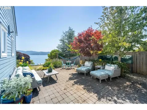 1371 Bayview Street North Bend OR 97459