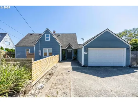 1371 Bayview Street North Bend OR 97459