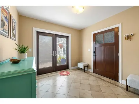 1371 Bayview Street North Bend OR 97459