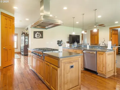 19601 Boones Ferry Road NE Hubbard OR 97032