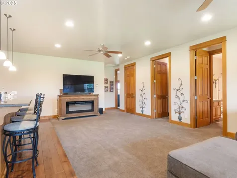 19601 Boones Ferry Road NE Hubbard OR 97032