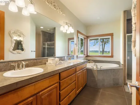 19601 Boones Ferry Road NE Hubbard OR 97032
