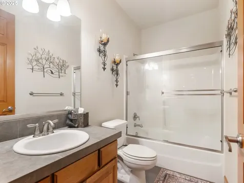 19601 Boones Ferry Road NE Hubbard OR 97032