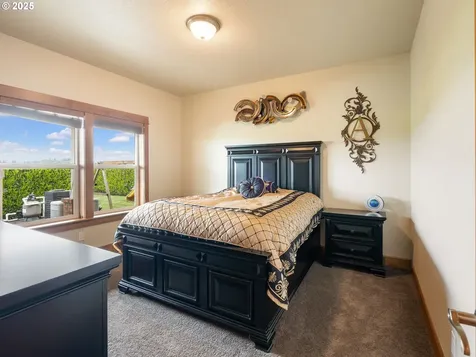 19601 Boones Ferry Road NE Hubbard OR 97032